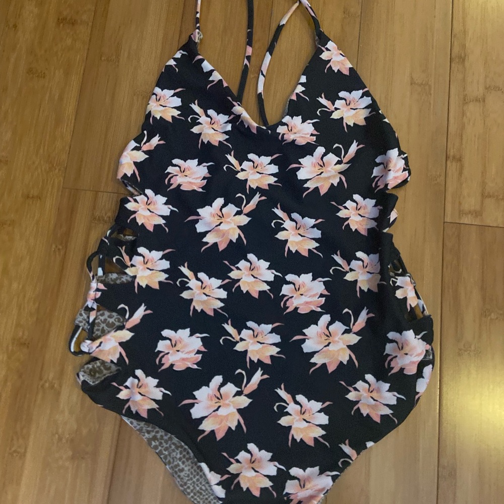 Medium Aloha Florence